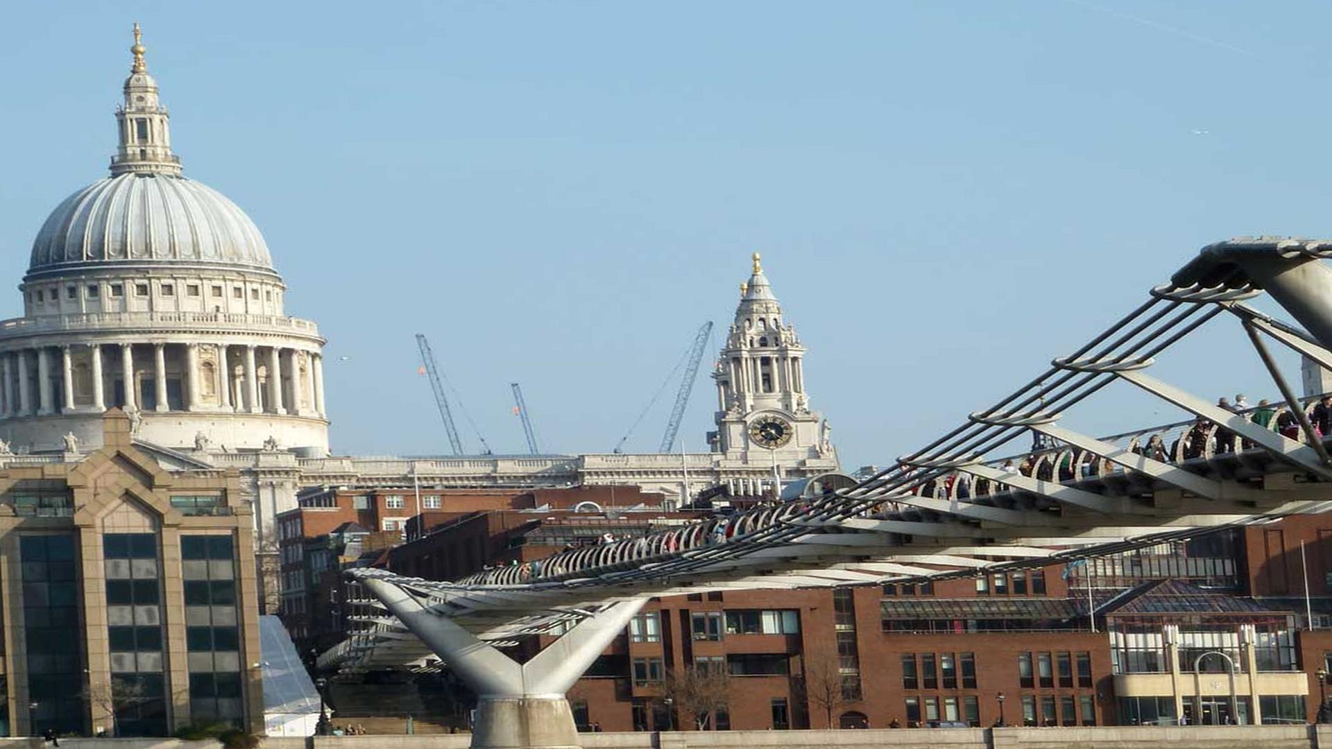 How The London Bridges Got Their Names